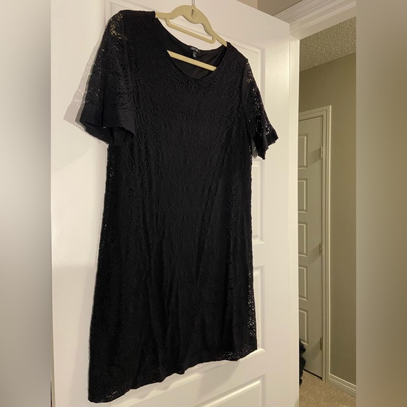 Black lace mini dress - Picture 2 of 5